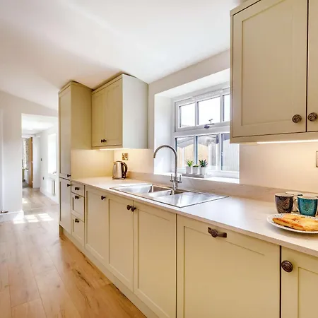 3 Bed In Bedale 88242 Well