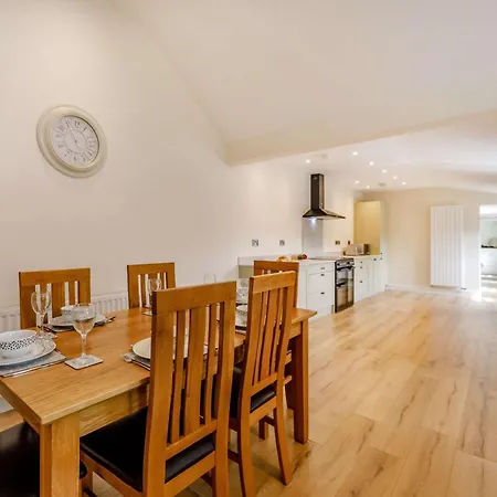 3 Bed In Bedale 88242 *
