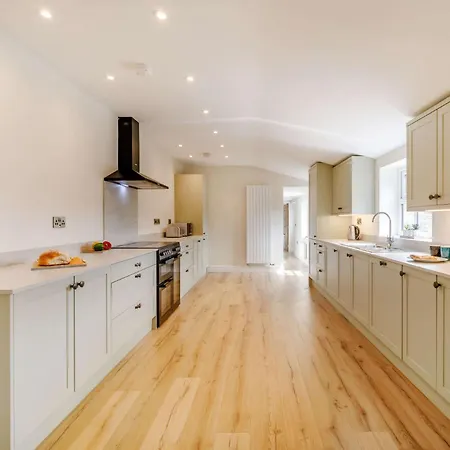 3 Bed In Bedale 88242 Well